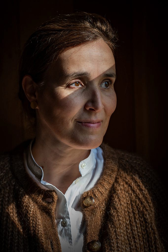 Portret van Marianne, het gezicht achter de tafel van Marianne.